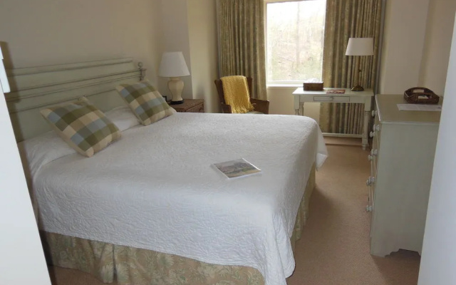 Inn at Stratford Hall