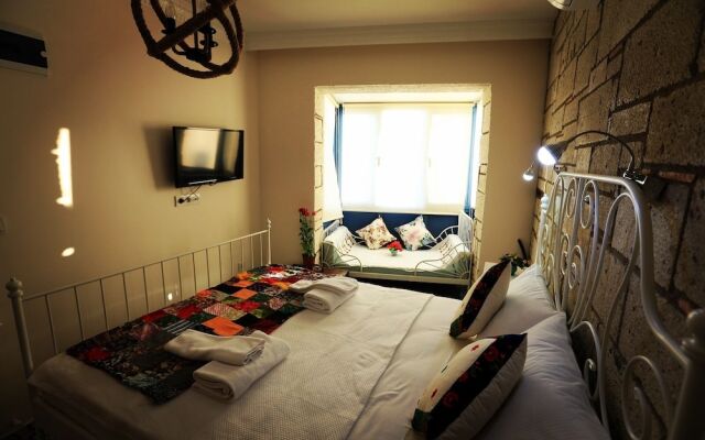 Muhit Alacati Butik Otel
