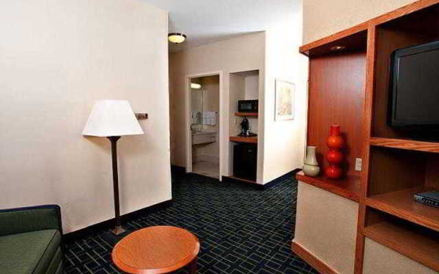 Comfort Inn & Suites South Akron