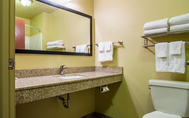 Cobblestone Hotel & Suites - Orrville