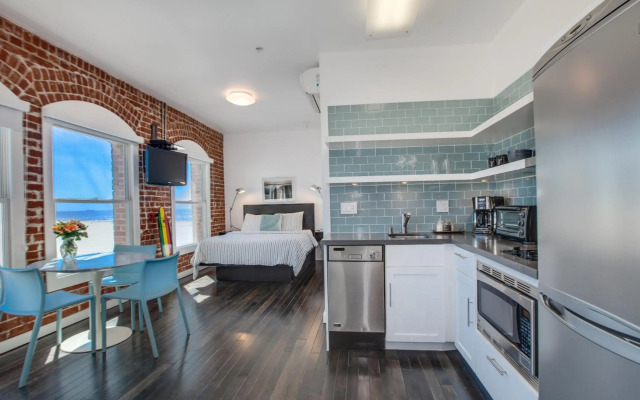 Venice Breeze Suites