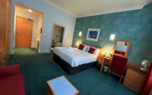 Comfortable And Spacious City Centre Studio Apartment