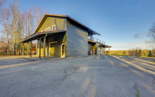 On-site Kenai River Fishing: Soldotna Apartment!