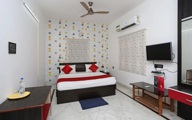 OYO 6680 Hotel Galaxy International