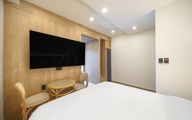 Brown Dot Hotel Gyeongju