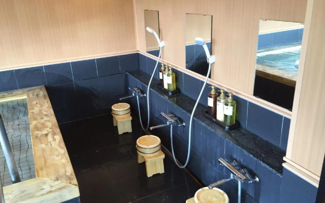 Breezbay Hotel & Resort Gero