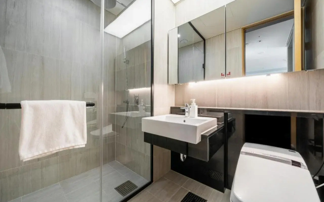 LCT Residence Y Collection
