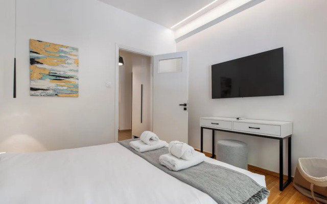 Viora Stunning Deluxe Studio in Athens