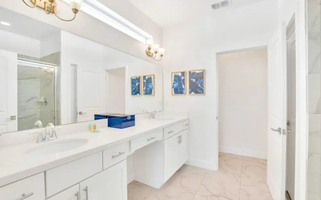 Upstay - Movie Mansion w Cinema-pool Hot Tub-games