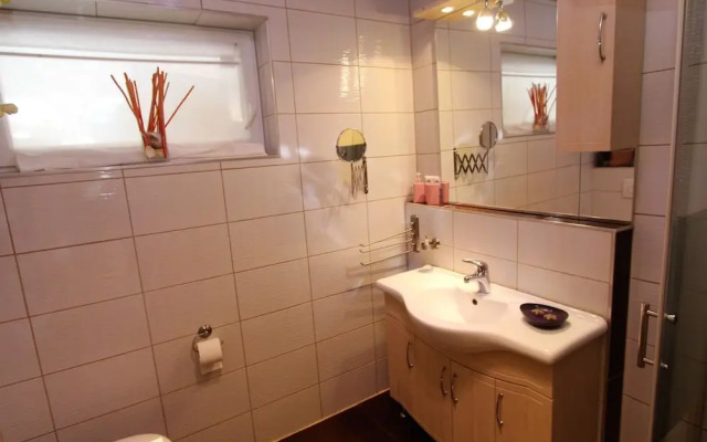 Apartment Directly on Lake Ossiach in Carinthia