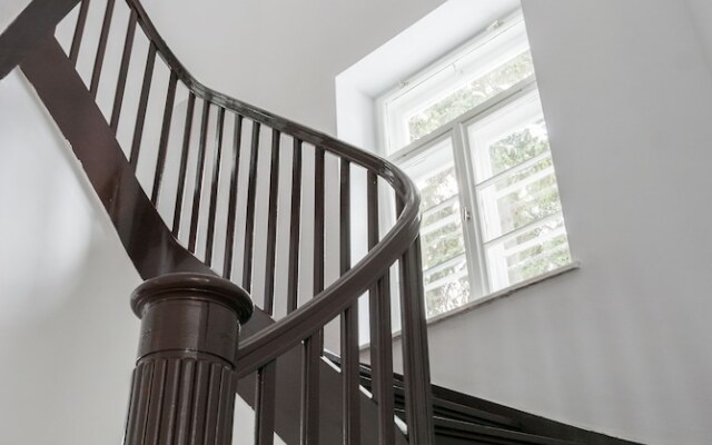 Iezer Residence