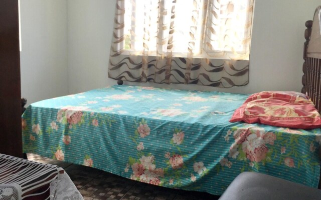 House With in Pereybere With Pool Access and Enclosed Gard