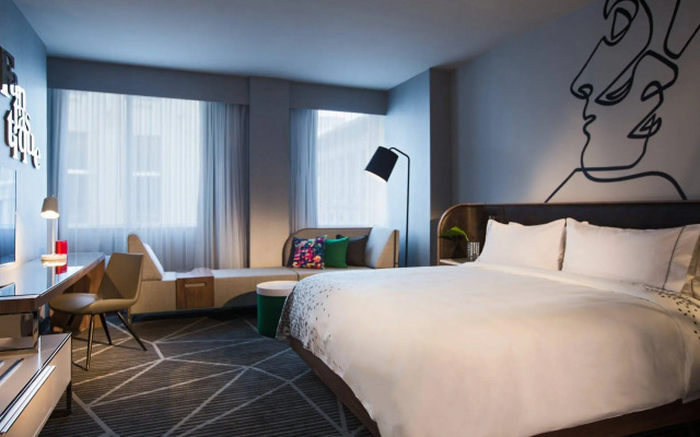 Renaissance Montreal Downtown Hotel