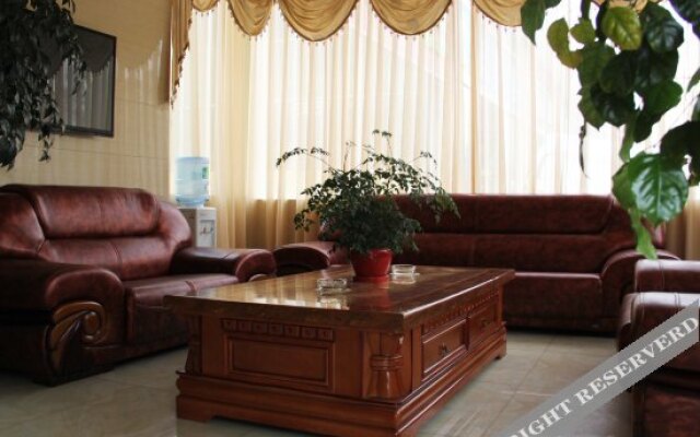 Yunyi Hotel