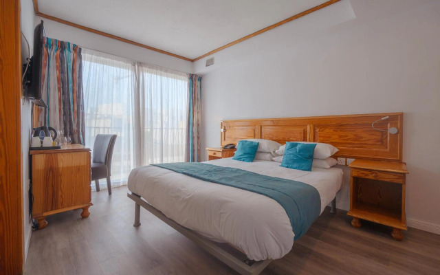 Gillieru Harbour Hotel