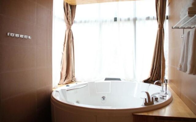 Yichang Changyang North Island Hotel