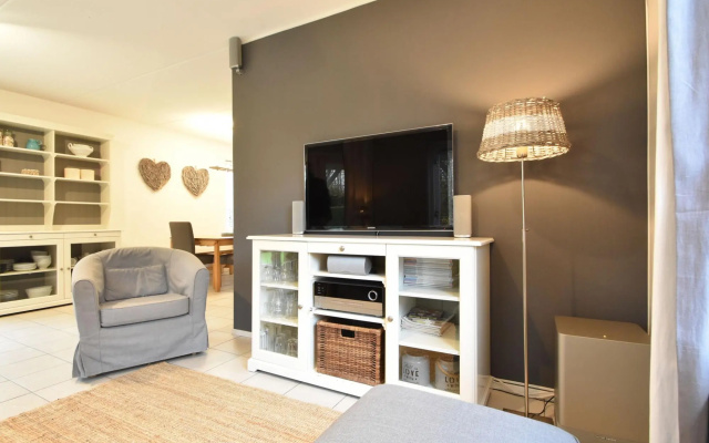 Quaint Holiday Home in Zonnemaire With Roofed Terrace