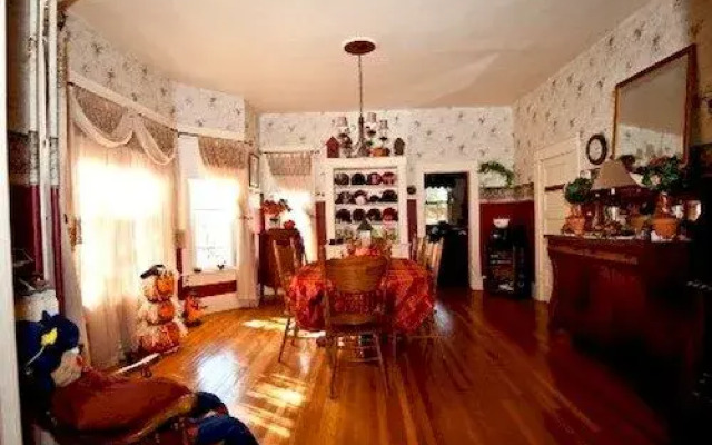 3rd Street Nest Bed & Breakfast