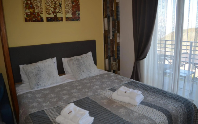 Lola apartman L11