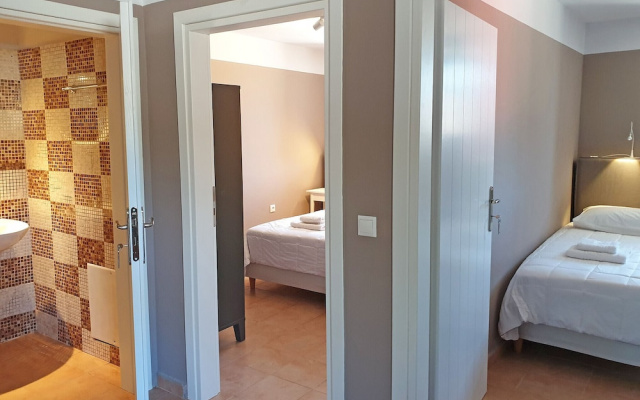 Anaroussa Diros Apartment
