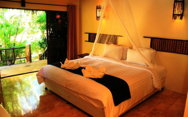 The Hub Erawan Resort