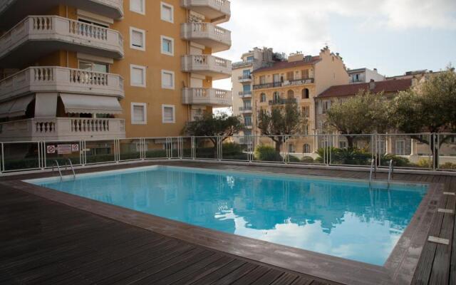 Studio With Swimming Pool 80 meters near the beach