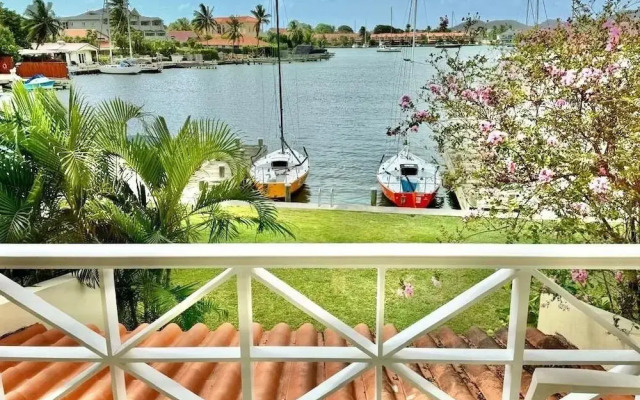 Bay View #2 2 Bedroom Townhouse by RedAwning