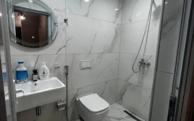 090 Center Apartment