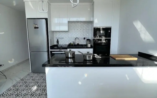 Hermes Penthouse Apartment With Mountain View