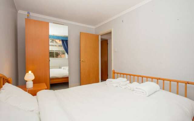 Sunny Flat in Islington