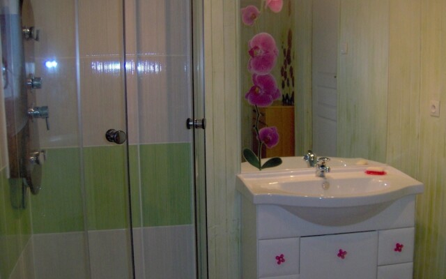 Apartment With 2 Bedrooms in Saint-esteben, With Wonderful Mountain Vi