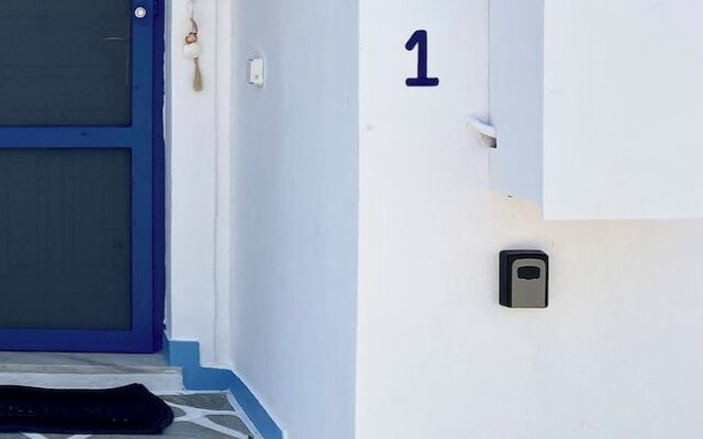 Amazing Blue Marsis Apartment in Paros