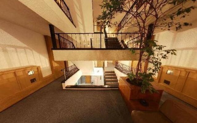 Suites Real 85