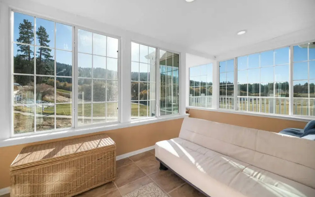 Moonridge Golf Escape