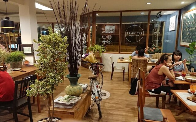 Life Station - Hostel