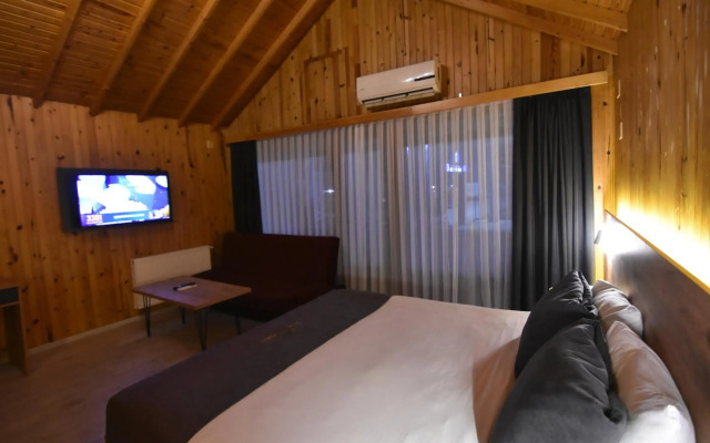 Green Palace Suite Hotel