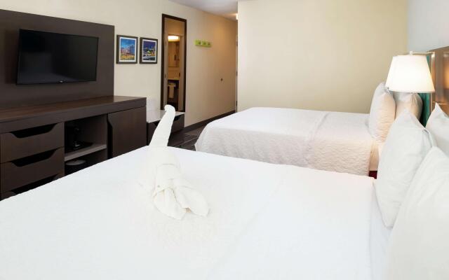 Hampton Inn Greensboro-Airport