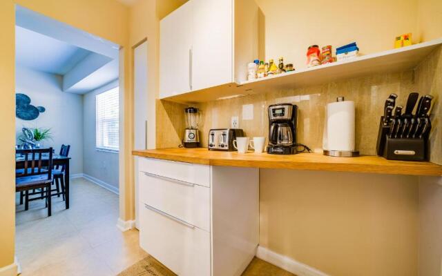 Hainsley Apartments at 1115