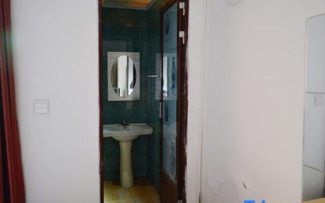 Nanchang Hongshun Hotel (Shuanggang Subway Station Branch)