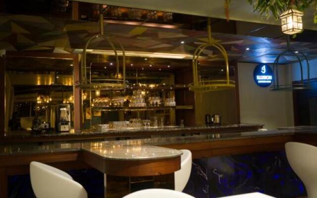 Hotel Clarks Inn Suites Kangra