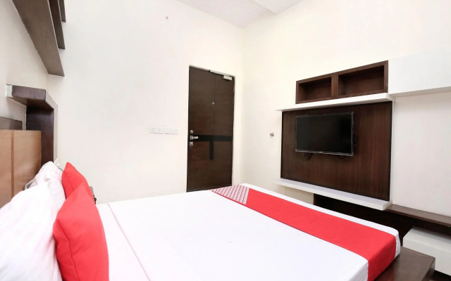 Hotel Grand M Lajjo By OYO Rooms