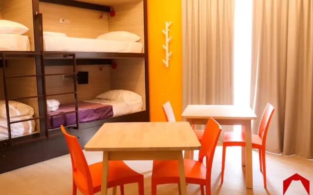 Vulkan Capsule Hostel