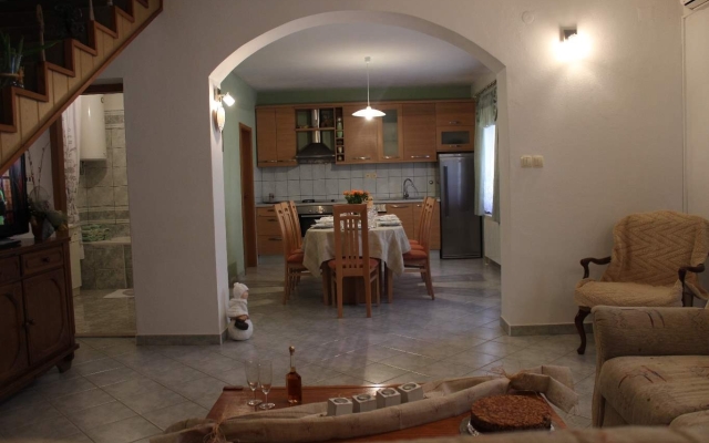 Holiday house Tončica - quiet place: Dol (Brac), Island Brac
