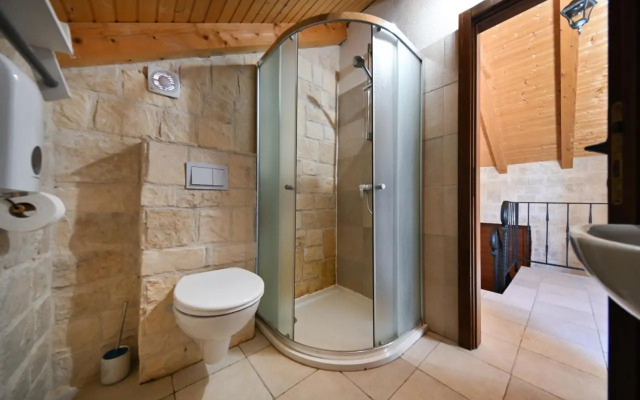 Authentic Stone House Stela & Lea