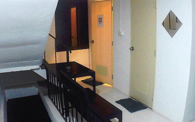 Cafe and Bar Secret Base