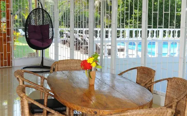 Villa Patiently Waiting