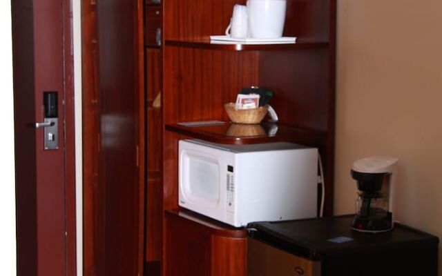 Causeway Bay Hotel Sparwood