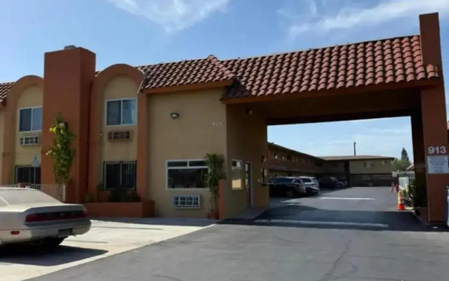 Robinhood Motel Anaheim West