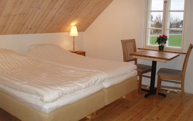 Hoby Gård Bed & Breakfast