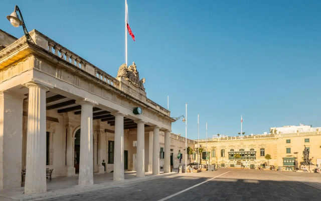 Valletta Main Street Apartment DELUXE
